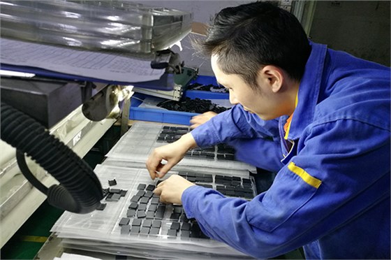 藍(lán)牙耳機(jī)模具廠——2018提前開啟放假模式對(duì)廠家是否有影響？