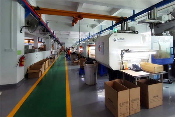 深圳藍牙耳機模具廠：博騰納獨家技藝有分模線但你看不見！